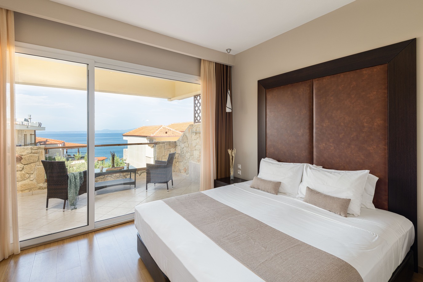 Superior Double Room With Side Sea View